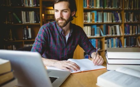 Structuring Humanities Assignments: How to Develop Your Argument