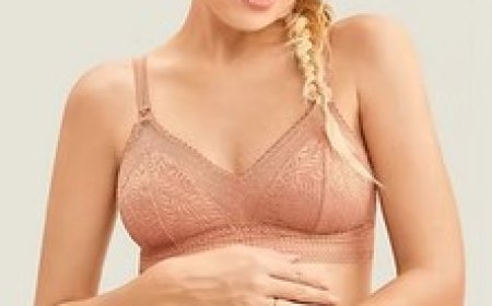 Haarausfall nach der Geburt? Ursachen, Tipps & Produkte zur Pflege nach der Schwangerschaft