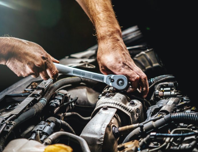 Why Timely Car Engine Repair in Dubai Can Save You Money